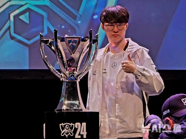 롤 T1, KT 상대로 MSI 진출전 승리! 완벽한 경기 리뷰